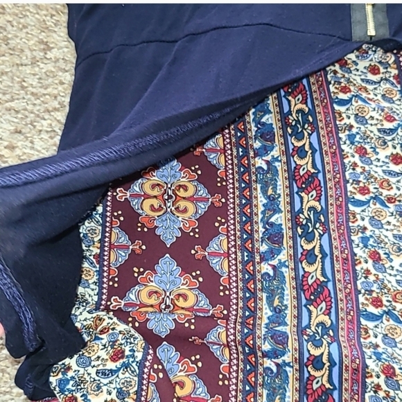 Hi/Lo Mixed Material Blouse - Picture 3 of 6